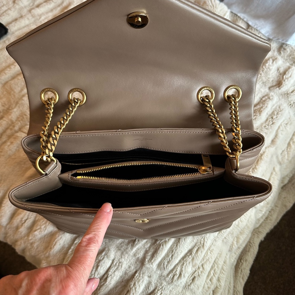 Yves Saint Laurent Tan LouLou Quilted Bag - Picture 10 of 16